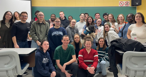 Un groupe d'étudiantes et d'étudiants en Éducation spécialisée du Cégep de Jonquière