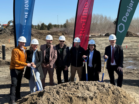 Pelletée de terre du Centre TERRE du Cégep de Jonquière, le 14 avril 2025.